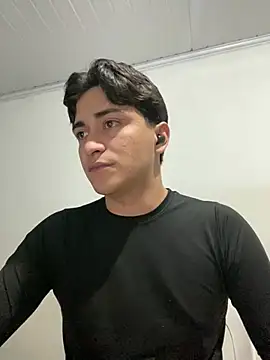 Tavinho067 online show from 05/20/26, 01:13