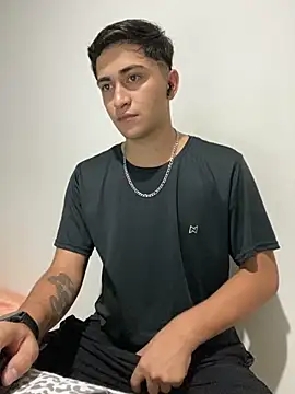 Tavinho067 online show from 11/12/25, 02:37