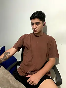 Tavinho067 online show from 01/08/26, 04:18