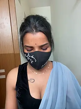 Snapshot of its_ur_flora chatting on 04/22/26, 07:42 its ur flora online show from 04/22/26, 07:42