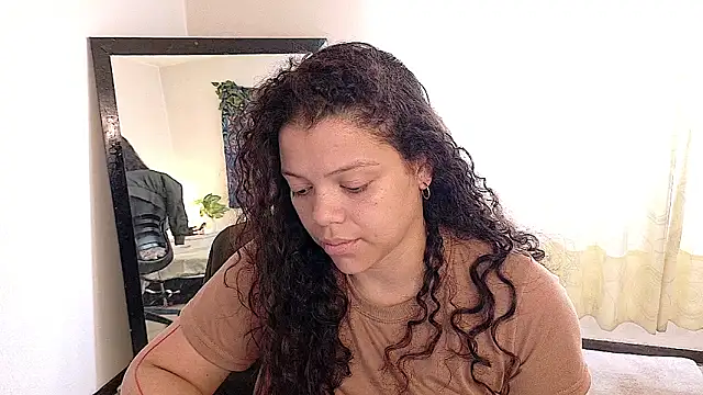 Snapshot of Amanda_sweet chatting on 06/21/26, 02:23 Amanda sweet online show from 06/21/26, 02:23