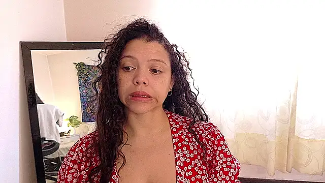 Snapshot of Amanda_sweet chatting on 06/17/26, 02:05 Amanda sweet online show from 06/17/26, 02:05