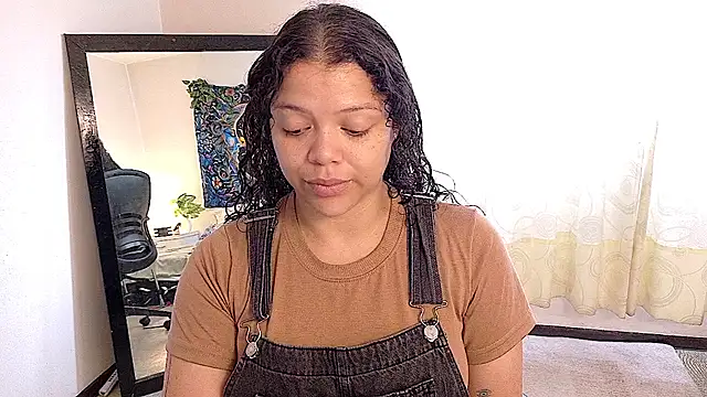Snapshot of Amanda_sweet chatting on 06/18/26, 01:27 Amanda sweet online show from 06/18/26, 01:27