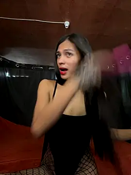 Ur latinahotpaprika online show from 10/06/25, 08:15