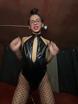 Ur latinahotpaprika online show from 10/18/25, 06:32