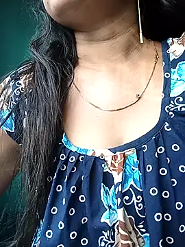 Desi couple305 online show from 11/13/25, 09:57