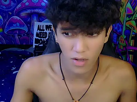 Snapshot of kenbigcockxx chatting on 06/15/26, 04:28 kenbigcockxx online show from 06/15/26, 04:28