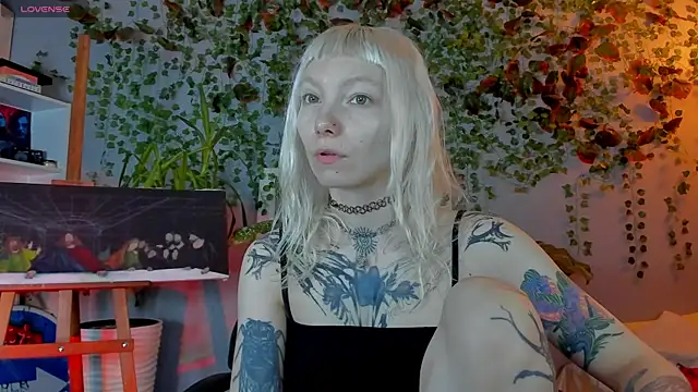 Snapshot of tattoo_art_baby chatting on 07/10/26, 04:23 tattoo art baby online show from 07/10/26, 04:23