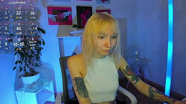 Snapshot of tattoo_art_baby chatting on 11/26/25, 08:25 tattoo art baby online show from 11/26/25, 08:25