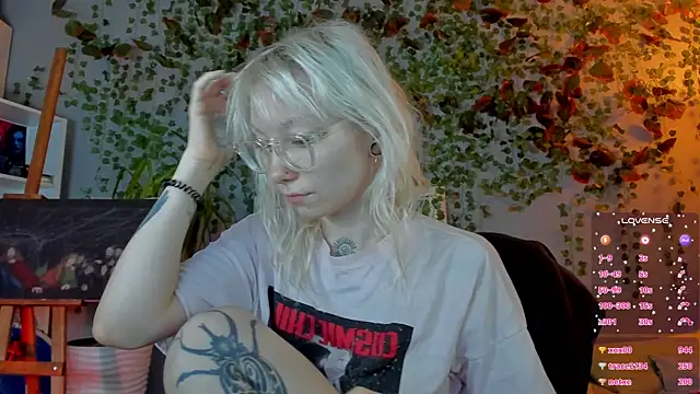 Snapshot of tattoo_art_baby chatting on 07/06/26, 04:41 tattoo art baby online show from 07/06/26, 04:41