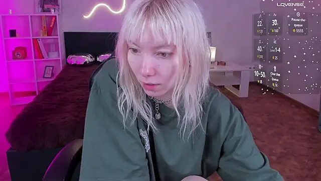 Snapshot of tattoo_art_baby chatting on 04/15/26, 12:49 tattoo art baby online show from 04/15/26, 12:49