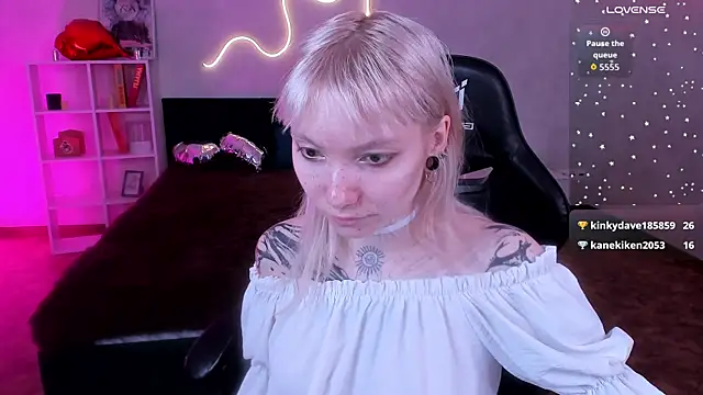 Snapshot of tattoo_art_baby chatting on 04/01/26, 06:37 tattoo art baby online show from 04/01/26, 06:37