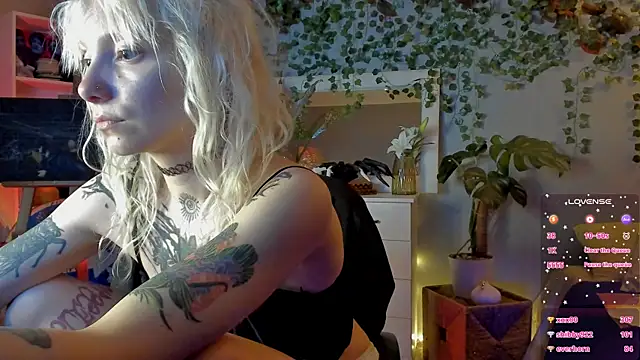 Snapshot of tattoo_art_baby chatting on 06/27/26, 06:25 tattoo art baby online show from 06/27/26, 06:25