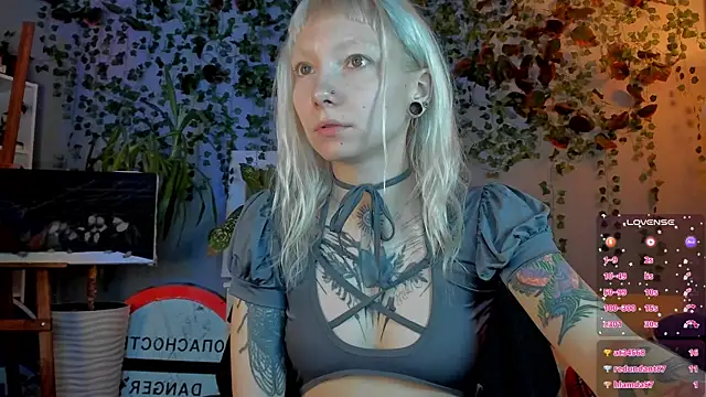 Snapshot of tattoo_art_baby chatting on 07/21/26, 04:14 tattoo art baby online show from 07/21/26, 04:14