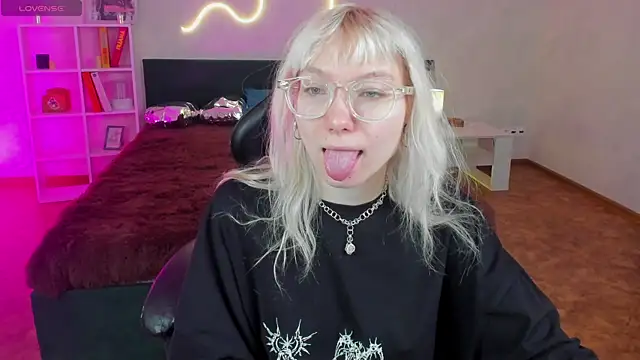 Snapshot of tattoo_art_baby chatting on 04/11/26, 01:35 tattoo art baby online show from 04/11/26, 01:35