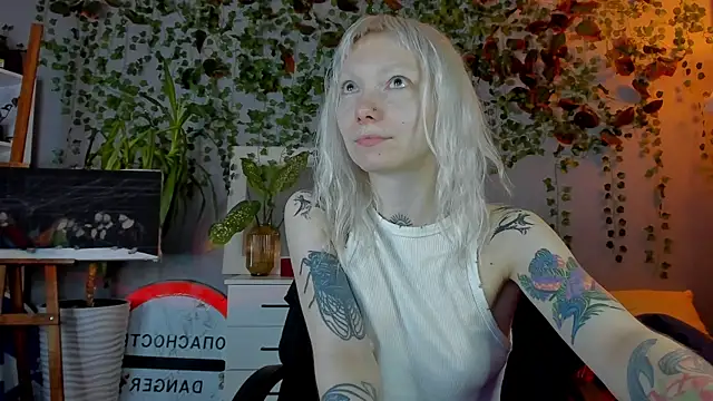 Snapshot of tattoo_art_baby chatting on 07/20/26, 11:45 tattoo art baby online show from 07/20/26, 11:45