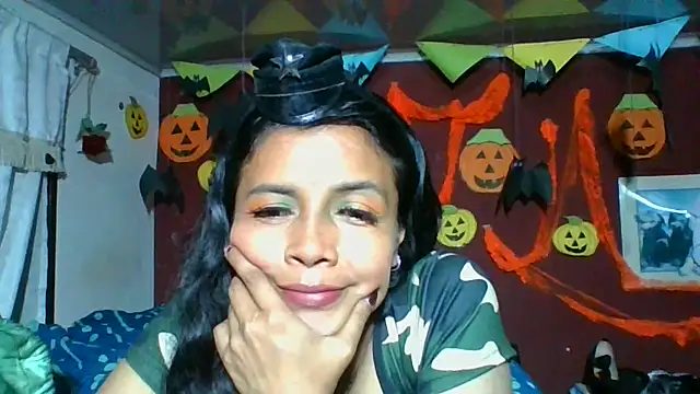 Snapshot of DianaOchoa_ chatting on 11/01/25, 04:19 DianaOchoa online show from 11/01/25, 04:19