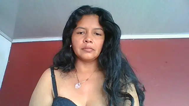 Snapshot of DianaOchoa_ chatting on 06/29/26, 01:00 DianaOchoa online show from 06/29/26, 01:00