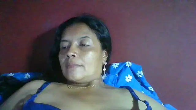 Snapshot of DianaOchoa_ chatting on 06/05/26, 03:44 DianaOchoa online show from 06/05/26, 03:44