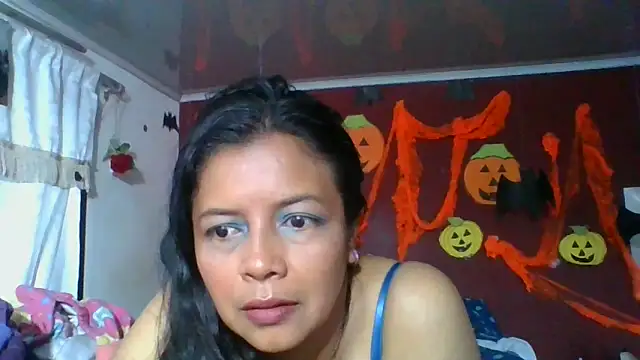 Snapshot of DianaOchoa_ chatting on 10/29/25, 11:09 DianaOchoa online show from 10/29/25, 11:09