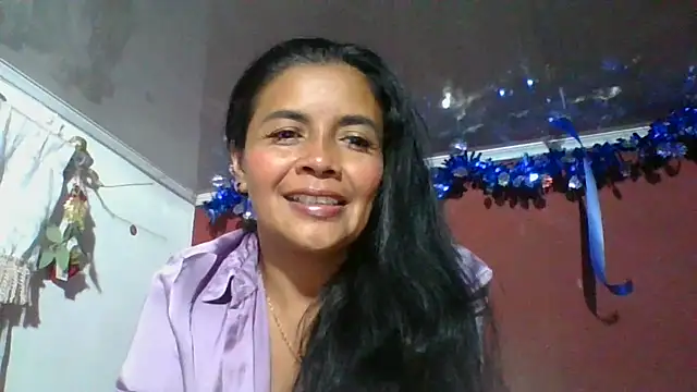 Snapshot of DianaOchoa_ chatting on 12/03/25, 04:13 DianaOchoa online show from 12/03/25, 04:13