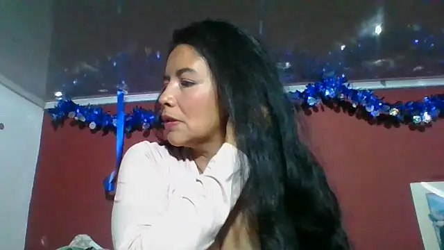 Snapshot of DianaOchoa_ chatting on 11/16/25, 03:33 DianaOchoa online show from 11/16/25, 03:33