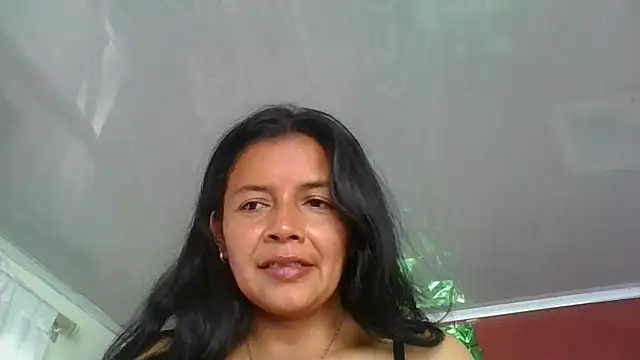 Snapshot of DianaOchoa_ chatting on 10/20/25, 07:36 DianaOchoa online show from 10/20/25, 07:36