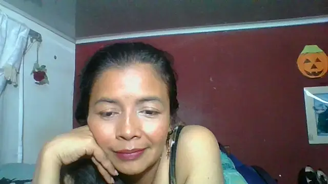 Snapshot of DianaOchoa_ chatting on 11/10/25, 03:33 DianaOchoa online show from 11/10/25, 03:33