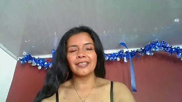 Snapshot of DianaOchoa_ chatting on 12/14/25, 04:12 DianaOchoa online show from 12/14/25, 04:12