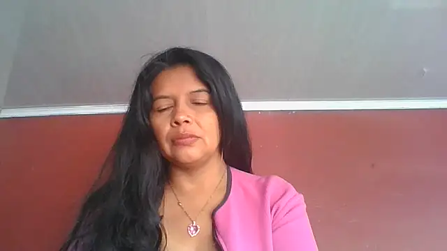 Snapshot of DianaOchoa_ chatting on 06/26/26, 12:11 DianaOchoa online show from 06/26/26, 12:11