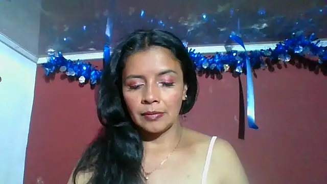 Snapshot of DianaOchoa_ chatting on 12/14/25, 03:46 DianaOchoa online show from 12/14/25, 03:46