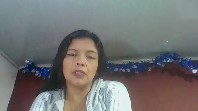 Snapshot of DianaOchoa_ chatting on 02/19/26, 02:19 DianaOchoa online show from 02/19/26, 02:19