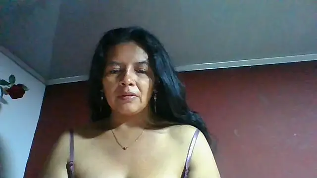 Snapshot of DianaOchoa_ chatting on 06/10/26, 04:24 DianaOchoa online show from 06/10/26, 04:24