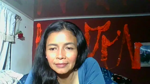 Snapshot of DianaOchoa_ chatting on 10/25/25, 03:17 DianaOchoa online show from 10/25/25, 03:17