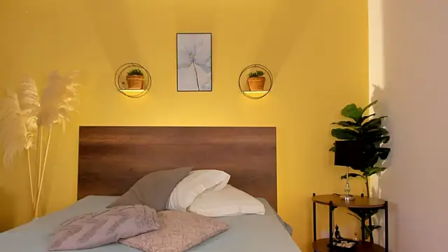 Keily-w online show from 10/13/25, 08:54