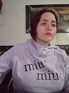 candy  fox  online show from 10/17/25, 12:18