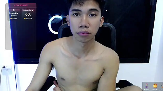 Snapshot of Ur_pinoyhotbrix chatting on 10/25/25, 03:12 Ur pinoyhotbrix online show from 10/25/25, 03:12