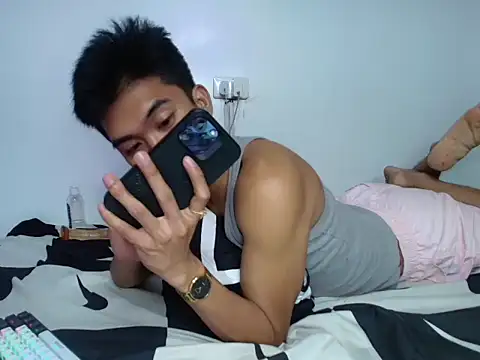 Snapshot of Ur_pinoyhotbrix chatting on 12/13/25, 10:38 Ur pinoyhotbrix online show from 12/13/25, 10:38