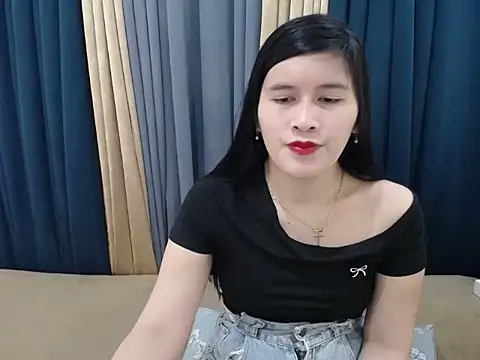 Snapshot of pinay_amaliax chatting on 10/27/25, 10:27 pinay amaliax online show from 10/27/25, 10:27