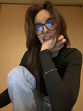 goodgirldevil online show from 12/17/25, 09:53