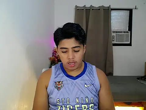 Hugecock2hundle intown online show from 11/23/25, 09:19