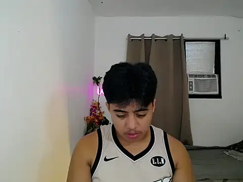 Hugecock2hundle intown online show from 11/15/25, 06:56