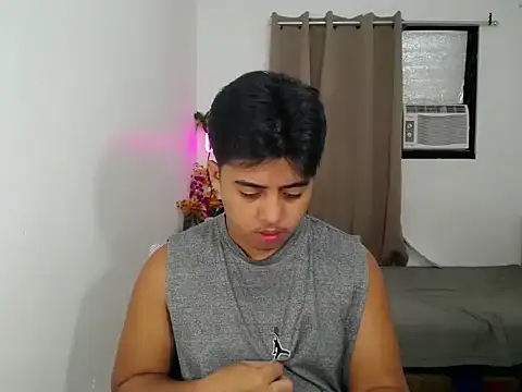 Hugecock2hundle intown online show from 11/12/25, 04:55