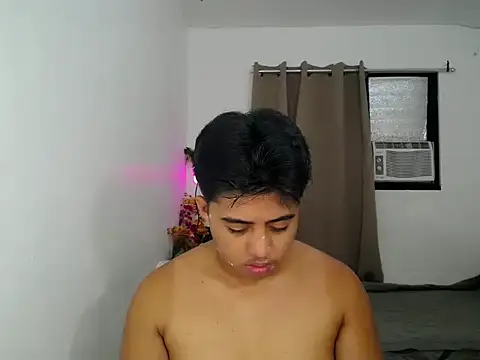 Hugecock2hundle intown online show from 11/14/25, 01:37