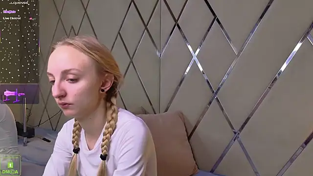 maya snow online show from 12/17/25, 05:23