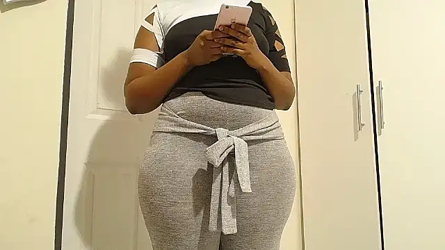Snapshot of Goddessberry chatting on 10/12/25, 06:20 Goddessberry online show from 10/12/25, 06:20