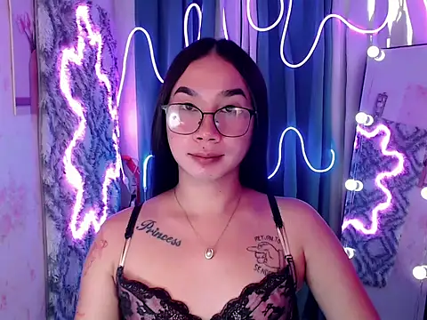 in yourdreamstarxx online show from 11/24/25, 10:32