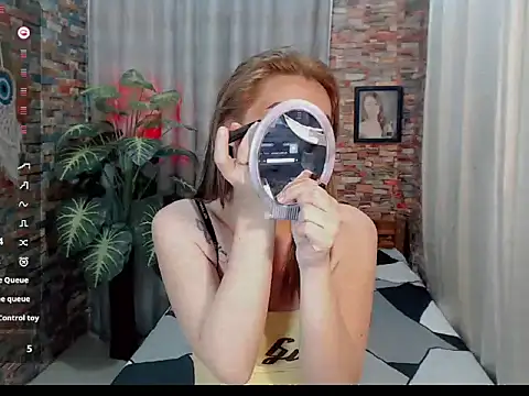 cutemac69 online show from 11/21/25, 10:53