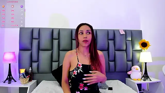 valeriasweet  online show from 11/15/25, 01:15