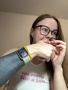 Snapshot of _CherryBloom_ chatting on 02/03/26, 02:33 CherryBloom online show from 02/03/26, 02:33